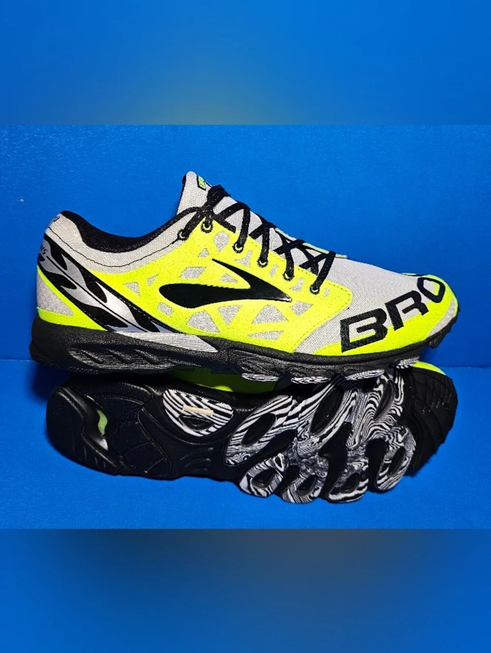 BROOKS T7 Racer  Men's White/Neón Yellow/Black Running Trail Shoes Size 13 US
